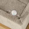 Küme Halkaları Gerçek 925 Ayar Gümüş Nişan Yüzüğü Boho Kadın Küçük Beyaz Yangın Opal Minimalist Kristal Yuvarlak Düğün Kadınlar Için