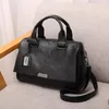 حقائب الكتف 2021 سعة كبيرة مصمم حقيبة يد نسائية وسادة بوسطن الأعلى مقبض السيدات جلدية crossbody رسول حقيبة الأخضر