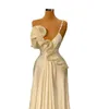 Robes de bal formelles de luxe sirène avec une épaule sans manches robe de soirée en perles robes de soirée chic à plusieurs niveaux sur mesure robe de mariée en satin