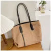 Handväska Lamb Plush Women's Large Capacity New Autumn and Winter Leisure Sling Single Shoulder Special Bag