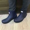 Kurze Chelsea Boots Gummistiefel Schwarz Matt Britische Stiefel Damen 211027