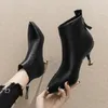 Klänningskor Bottes Femmes Kvinnor Söt Pekad Toe Högkvalitativ PU Läder Back Zipper Heel Ankel Boots för höst Vinter Botas G9203