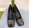 Hot haut de gamme personnalisé chaussures pour femmes printemps et été métal boucle généreuse tête carrée bouche peu profonde chaussure unique talon épais rétro noir