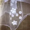 Velo da sposa corto con applicazioni di fiori dolci romantici sposati da donna