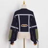 TWOTWINSTYLE Casual Streetwear Hit Farbe Jacke Für Frauen Quadrat Kragen Langarm Kurzarm Tops Weibliche Mode Herbst 210517