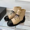 Heavy duty Beige chunky platform boots scarpe stringate in pelle stivali da combattimento catene fibbia tacco basso stivaletti Martin alla caviglia designer di lusso marchi calzolaio calzature