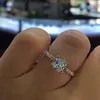 レディースデザイナーリングロマンチックなジルコン輝く石の結婚式のブライダルファッションジュエリーエンゲージリング女性2565546