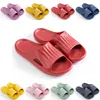 Hotsale tofflor Slides sko män kvinnor sandal plattform sneaker mens kvinna röd svart vit gul glid sandaler tränare utomhus inomhus slipper stil 1-8