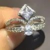 Silver Full CZ Diamond Четыре Когти Предложить Обручальное Кольцо Гимстозы Вечеринки Женщины Обручальное кольцо Подарок Различный стиль для влюбленных