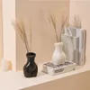 花瓶ノルディッククリエイティブセラミック女性女性のボディアートヒップシェイプ花瓶装飾リビングルームベッドルームEl Home Decorat飾り