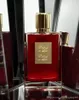 Üst Charm Şaşırtıcı Parfümler Koku Kadınlar için Aşık EDP 50 ml Sprey Parfüm Hızlı Teslimat Ünlü Tasarımcı Köln Toptan
