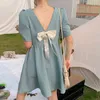 Femmes Casual Sexy Dos Nu Bow Design Vintage À Manches Courtes Mini Robe Femme Coréenne Été Solide A-Line Party 210519