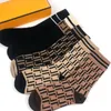 Tasarımcı Erkek Kadınlar Çoraplar Beş Çift Luxe Spor Kış Mektubu Baskı F Çorap Nakış Pamuklu Erkek Kadın Box320L