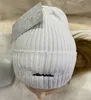 Kış Kasketleri Unisex Cham Örme Şapka Trendy Mektup Tasarımcısı Kafatası Kapaklar Boonet Katı Renk Tığ Şapka Tıknaz Örgü Kap Açık Beanie Giymek Rahat