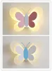 ウォールランプ子供用部屋のベッドサイドベッドルーム廊下装飾キッズライトナイト用の壁ランプピンクとブルーの蝶のランプ