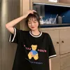 Damska koszulka w stylu Hongkongu w krótkim rękawie kobieta 2022 Summer Korean BF Student Loose Bear Print Półka