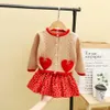 Set di cardigan e gonna con tasca a cuore per neonate per bambini carini per bambini Abiti di Natale per bambini adorabili Anno 1-5 anni 210529