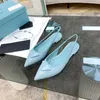 Marca de sandálias pontiagudas designer de luxo feminino salto alto boca rasa couro envernizado sapatos rasos sandália triângulo invertido moda sapato social