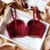 NXY Sexy Set Red Brassiere Deep V-Sexy Brar Set Push Up Женщины Нижнее белье Хлопок 1/2 Кубок Брэс Проволоки Бесплатное кружево Регулируемое бельё 1127