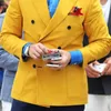 Blazer da uomo giallo slim fit con doppio petto in stile italiano, giacca da completo per cantante, ballo di fine anno, costume maschile 220310