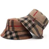 5Style Wide Brim Hats Bucket Hat Suede Fabric Fashion Stripe Print Brand Designer Women Nylon Autumn Spring Foldbar Fisherman Sun267L