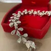 100％925スターリングシルバーブレスレット非常に光沢のある高カーボンダイヤモンド絶妙なジュエリーの花のデザイン結婚記念日ギフト