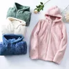 Femmes Sweats à capuche à manches longues à capuche Pull Sweat-shirt Couple Automne Hiver Chaud Zipper Poche Fourrure Manteau M-4XL 211109