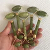 Rullo di massaggio facciale in pietra di giada per viso Gua Sha set collo massaggiatore naturale raschietto bordo sottile bellezza dimagrante strumenti per la salute