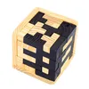 puzzle in cubetti di legno