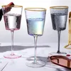 ピンクのガラスワイングラス