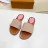 Großhandel Sommer Designer Frauen Flip-Flops Slipper Mode Echtes Leder Slides Sandalen Metallkette Damen Freizeitschuhe