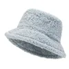 Ren färg hink hatt kvinna vinter lamm hår varm broderi bokstäver fiskare cap mode shopping turism kalla bassäng hattar