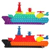 porta-aviões de brinquedo