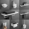 hardware del bagno bianco