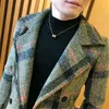 デザイナーの男性ウールジャケット冬ダブル胸ウィンドブレイカーファッションレトロタータンジャケットマンスリムフィットショートジャケットトレンチ5x
