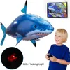 Novelty spel fjärrkontroll haj leksaker luft simning rc djur infraröd fluga ballonger clown fisk leksak för barn julklappar dekoration