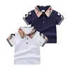 Małe dzieci koszule z krótkim rękawem 2-6 lat chłopcy TEE TEE TOPS Fashion Sport Stroje Projektanci Ubrania 1-6Y