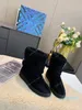 2021 تصميم أحذية الثلوج المرأة luxe الأزياء الناعمة الجلود شقة التمهيد الفتيات عارضة الشتاء البني الحذاء مع الفراء نصف أحذية أسود الحجم 35-42