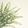 装飾的な花の花輪ユーカリ人工植物ブランチグリーンシングルプラスチック偽の花の壁アクセサリーウェディングブーケDホームD