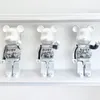 Ny Bearbrick Black-and-White Violent Byggstenar Bär Handgjorda Mode Ornament Skrivbordsmodell Blindlåda 2020 Nät Röd Handgjord 28cm