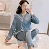 Satin-Pyjama-Anzug für Frauen, 2 Stück, Button-Down-Hemd, Hosen, Spitze, Nachtwäsche, V-Ausschnitt, Heimkleidung, dünne, bequeme Intimwäsche X0526