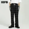 IEFB vêtements pour hommes printemps noir blanc Plaid pantalons décontractés tendance cordon taille élastique lâche pantalon droit 9Y7094 210524