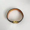 Luxe sieraden vrouwelijke lederen designerarmband met gouden hart merklogo op een high-end elegante modearmband vakantiecadeau 1293I