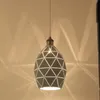 Подвесные лампы северная творческая минималистская настольная лампа Столовая современная спальня Цвет железной кровати геометрия чайня частра коридора