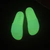 Nieuwigheid Transparant Kristal Heren Dames Slippers Designer Fluorescerend licht Outdoor Slippers Platte dia's Badkamer Loafers Luxe koppels Open teen