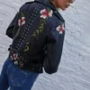 YIZSHOY Bahar Sonbahar Çiçek Baskı Nakış Faux Deri Ceket Kadınlar Yüksek Sokak Motosiklet Siyah Punk Giyim Biker Ceket 210923