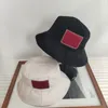 kırmızı moda şapkaları