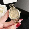 Marka zegarek dla kobiet w stylu kryształowym metalowym zespołem kwarcowym luksusowym zegarem na nadgarstku Ve 51