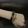 2021 أنماط مختلفة أساور الموضة المجوهرات نساء الجلود للجنسين مصممة SNAP Braceltes رسالة زوجين