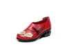 Kinesisk folkstil utsökta broderi pumpar kvinnor skor äkta läder tjock häl 5cm rund tå elegant kvinna klänning